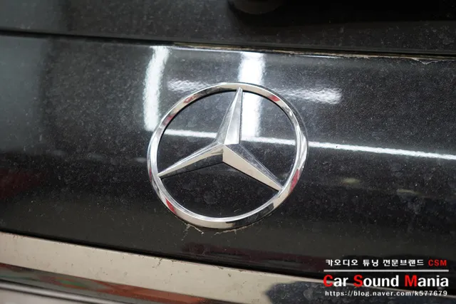 Mercedes-Benz GLE W167 ambient lighting installation result