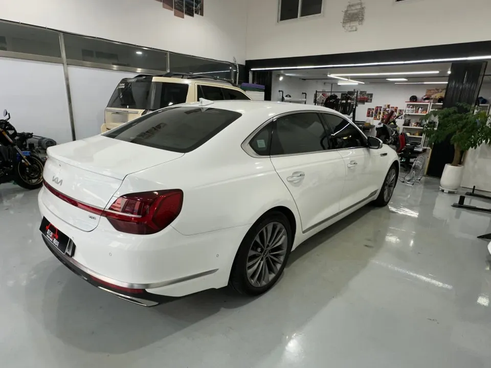 Kia K900のカーフィルム施工事例 施工写真 6