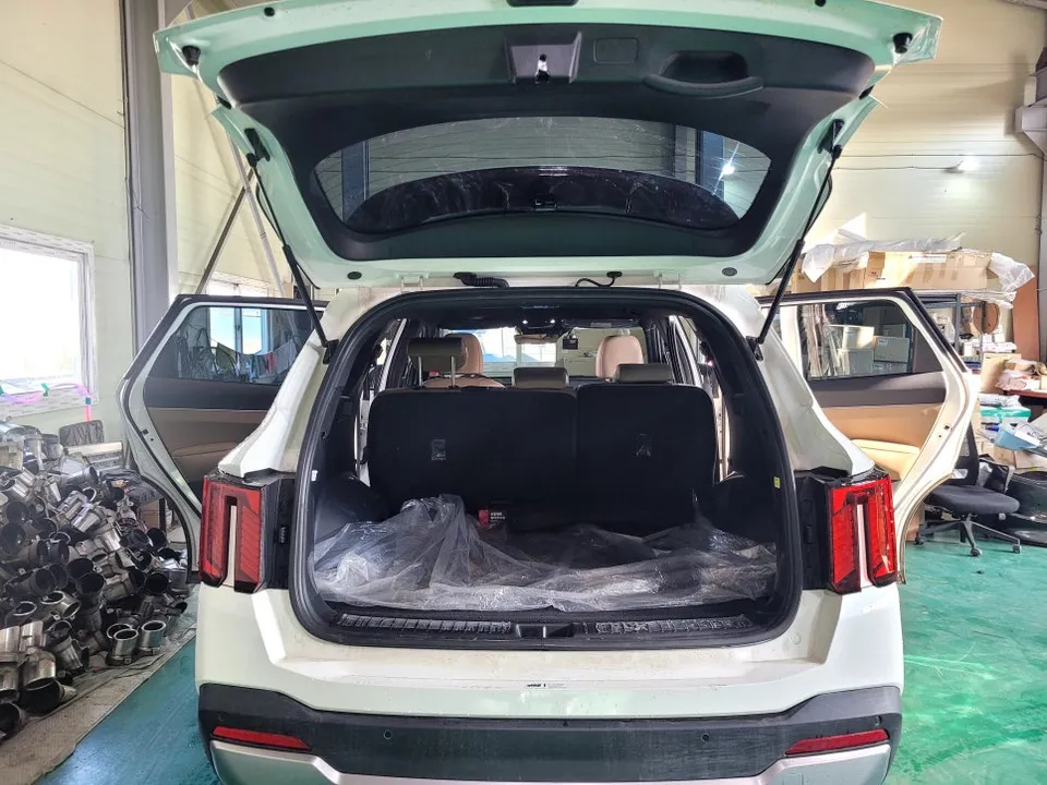 Kia Sorento oem options - Kia Sorento MQ4 Power Tailgate Upgrade Review photo 4