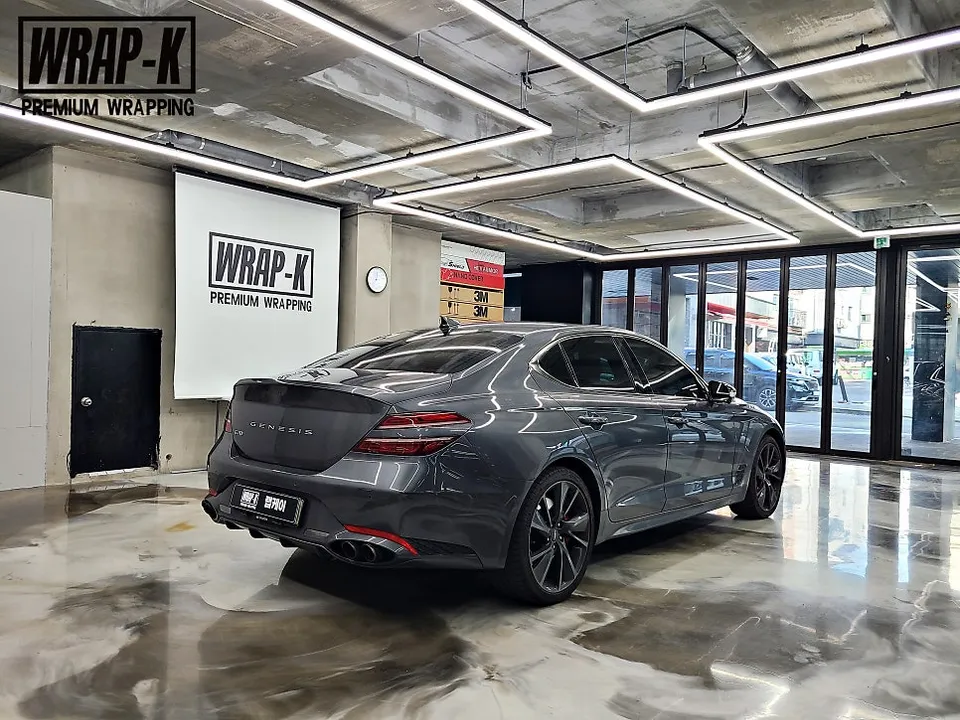 Genesis G70のカーラッピング事例|サテンダークグレー 施工写真 3-1