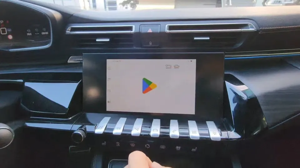 Peugeot 508のAndroid Auto・CarPlay取付事例 施工写真 5