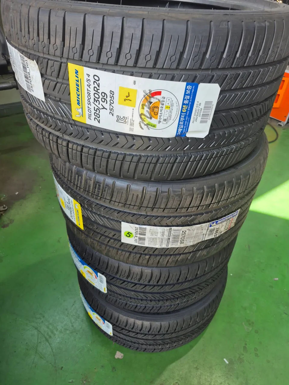 BMW M4 Tire Replacement: Michelin PS4AS Review photo 2