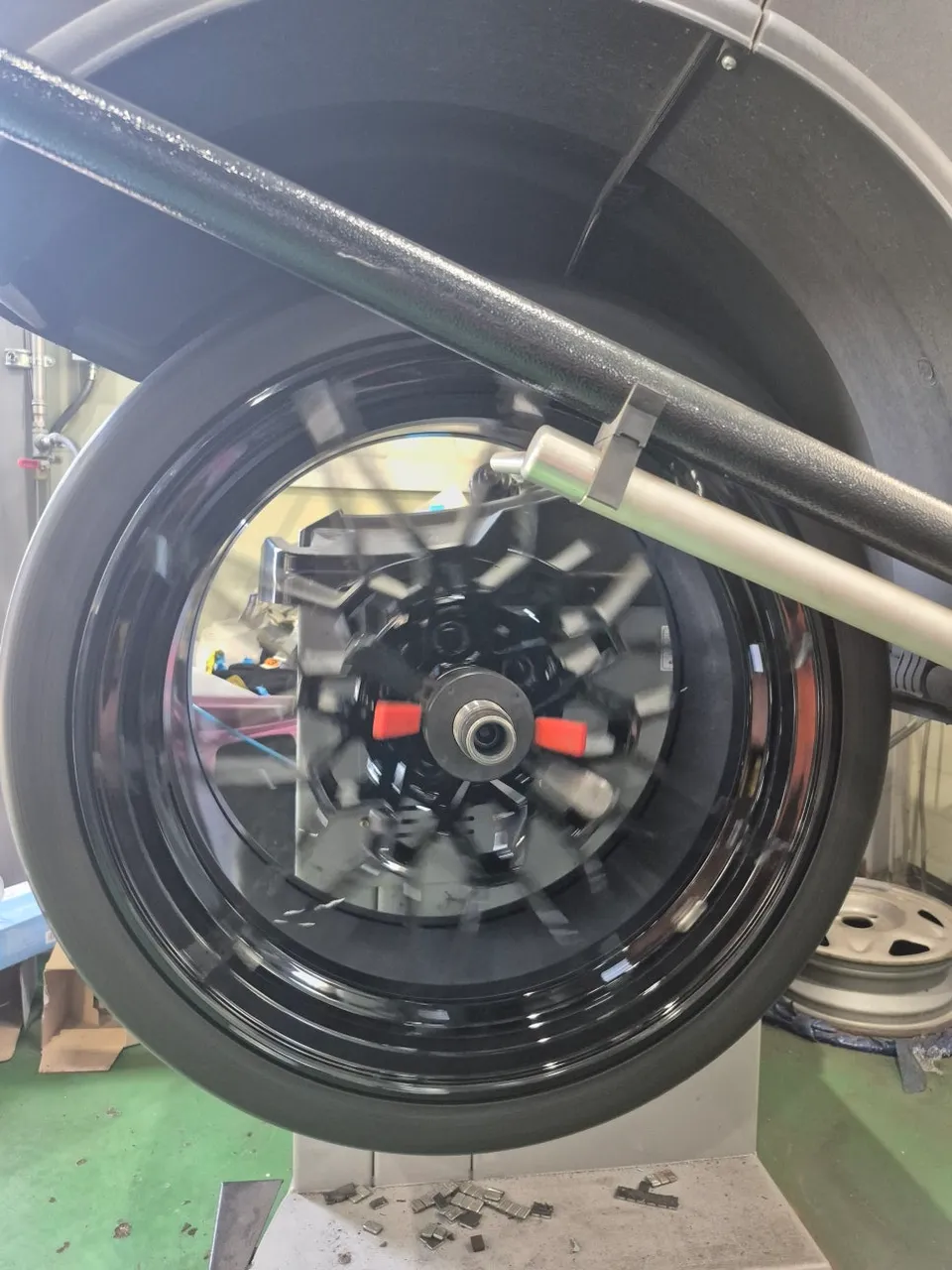 BMW M4 - BMW M4 Tire Replacement: Michelin PS4AS Review photo 4