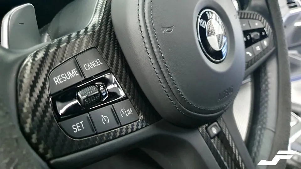 BMW 3シリーズ G20のカーラッピング事例|費用目安・仕上がり 施工写真 1-3