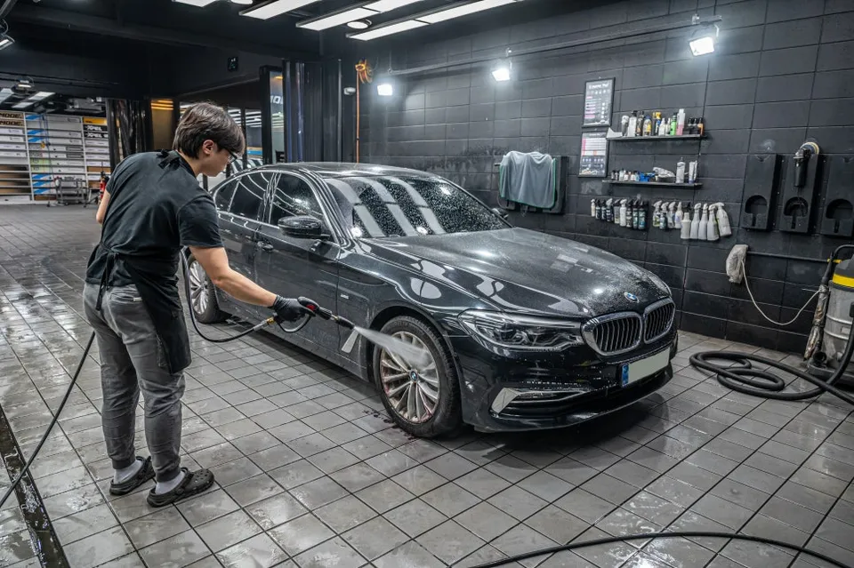BMW 530iのガラスコーティング事例 施工写真 1-2