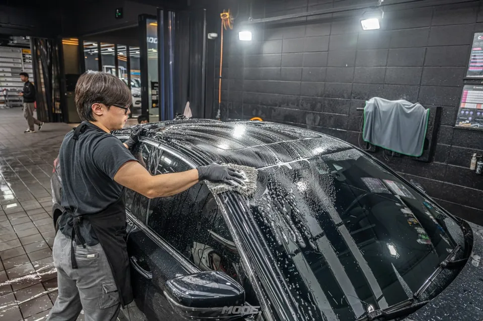 BMW 530iのガラスコーティング事例 施工写真 1-3