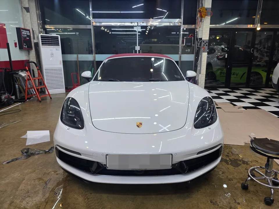 Porsche Boxster PPF施工事例|ライト保護と印象チェンジ 施工写真 1-3