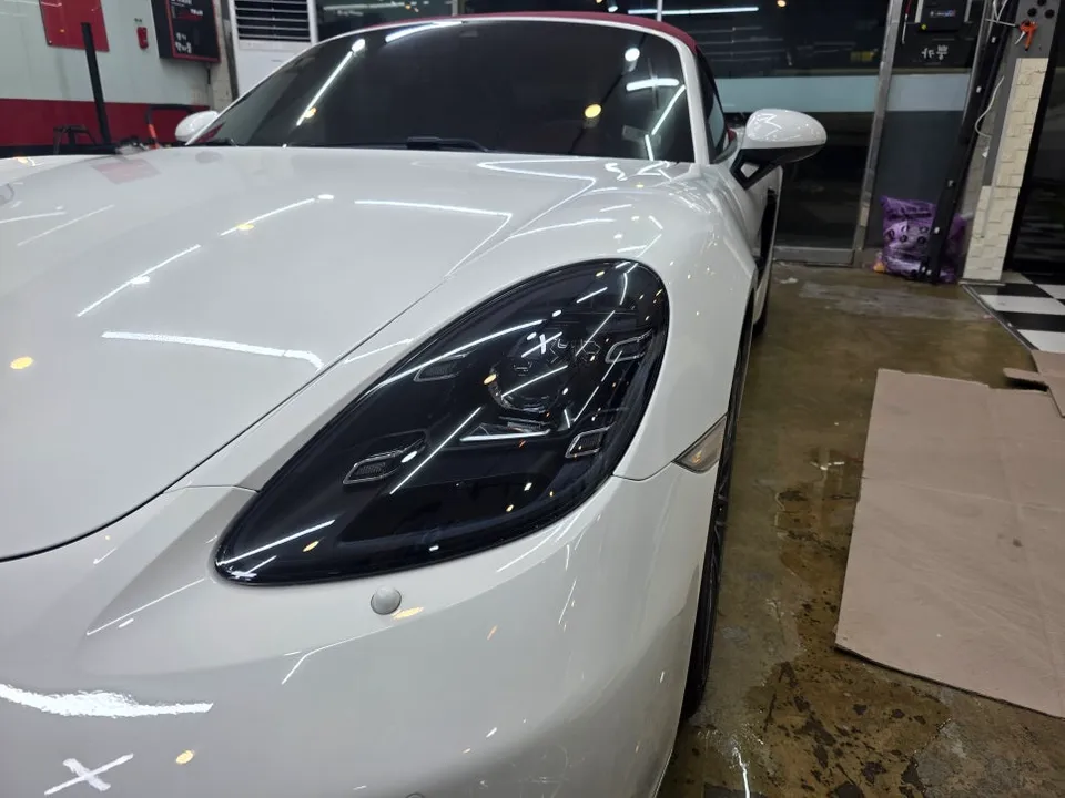 Porsche Boxster PPF施工事例|ライト保護と印象チェンジ 施工写真 2-3