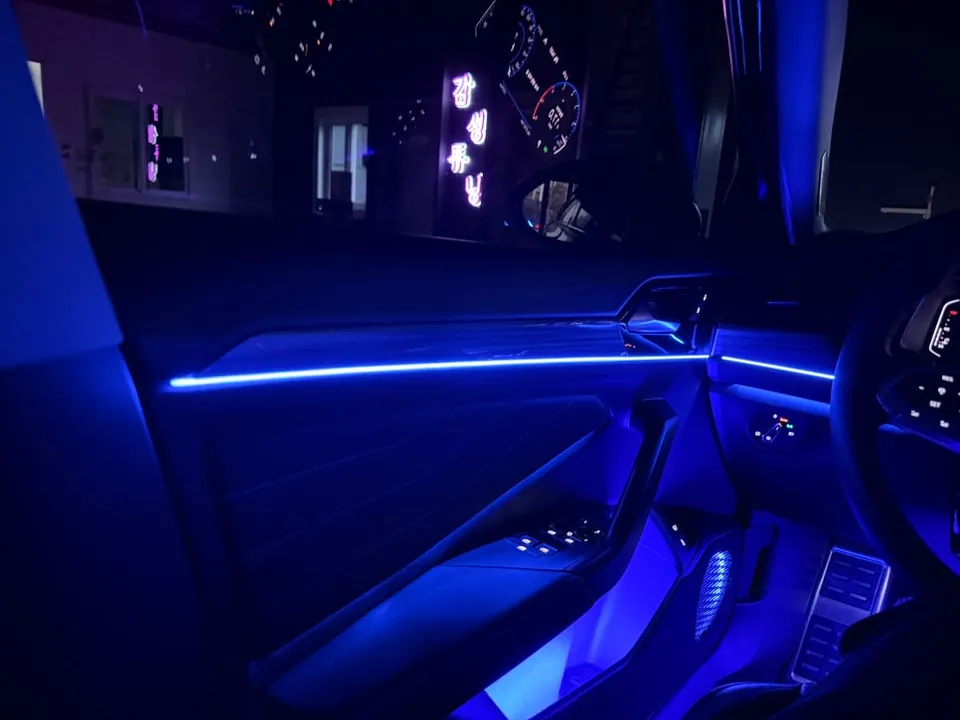 Volkswagen Jetta Ambient Lighting Review — Enhanced Interior Mood photo 4
