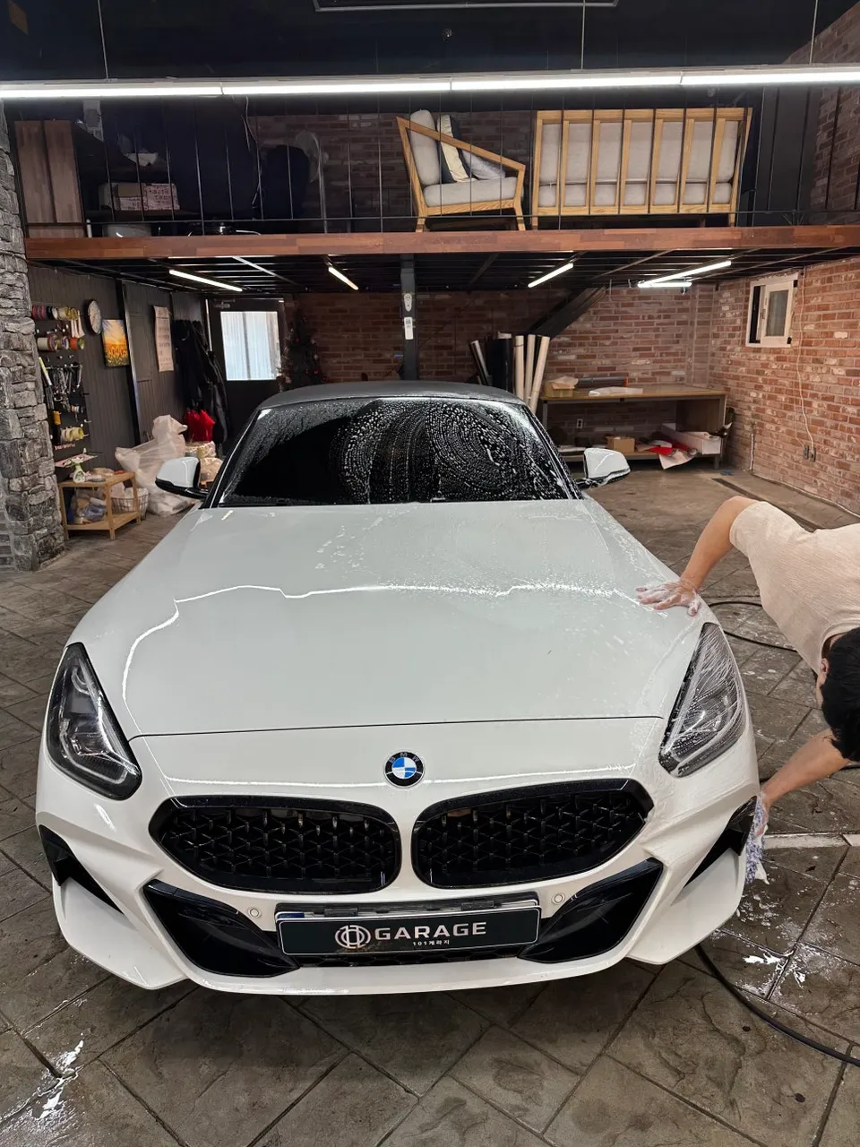 BMW Z4 20i vinyl wrap - BMW Z4 Vinyl Wrap Review: Satin Dark Grey photo 5