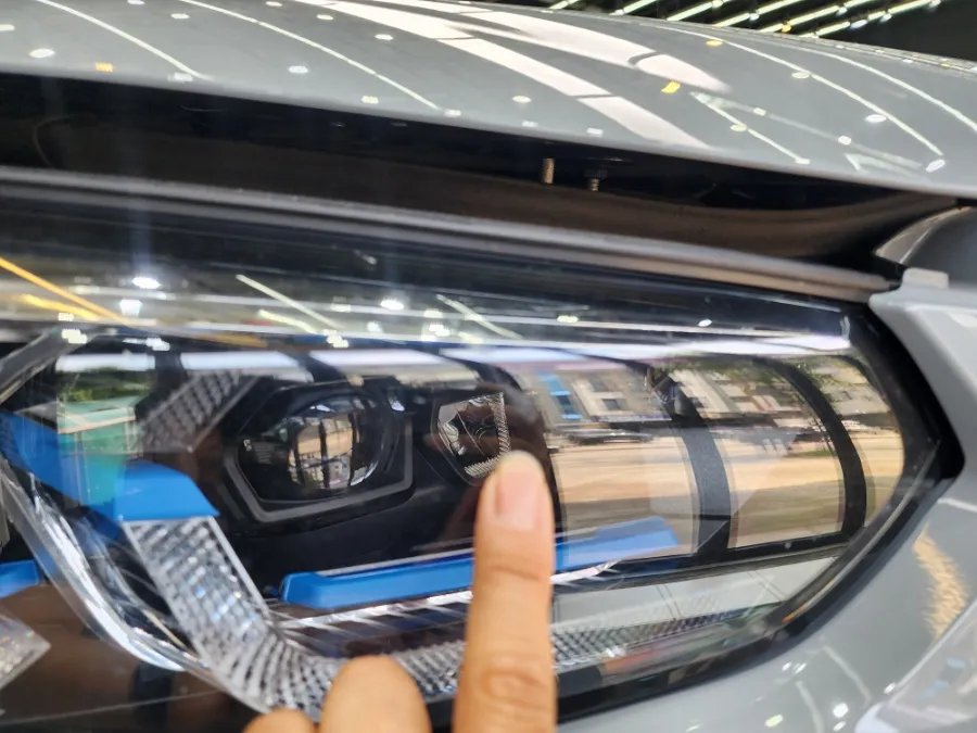 BMW X4 PPF施工事例｜ヘッドライト・室内保護 施工写真 2-2