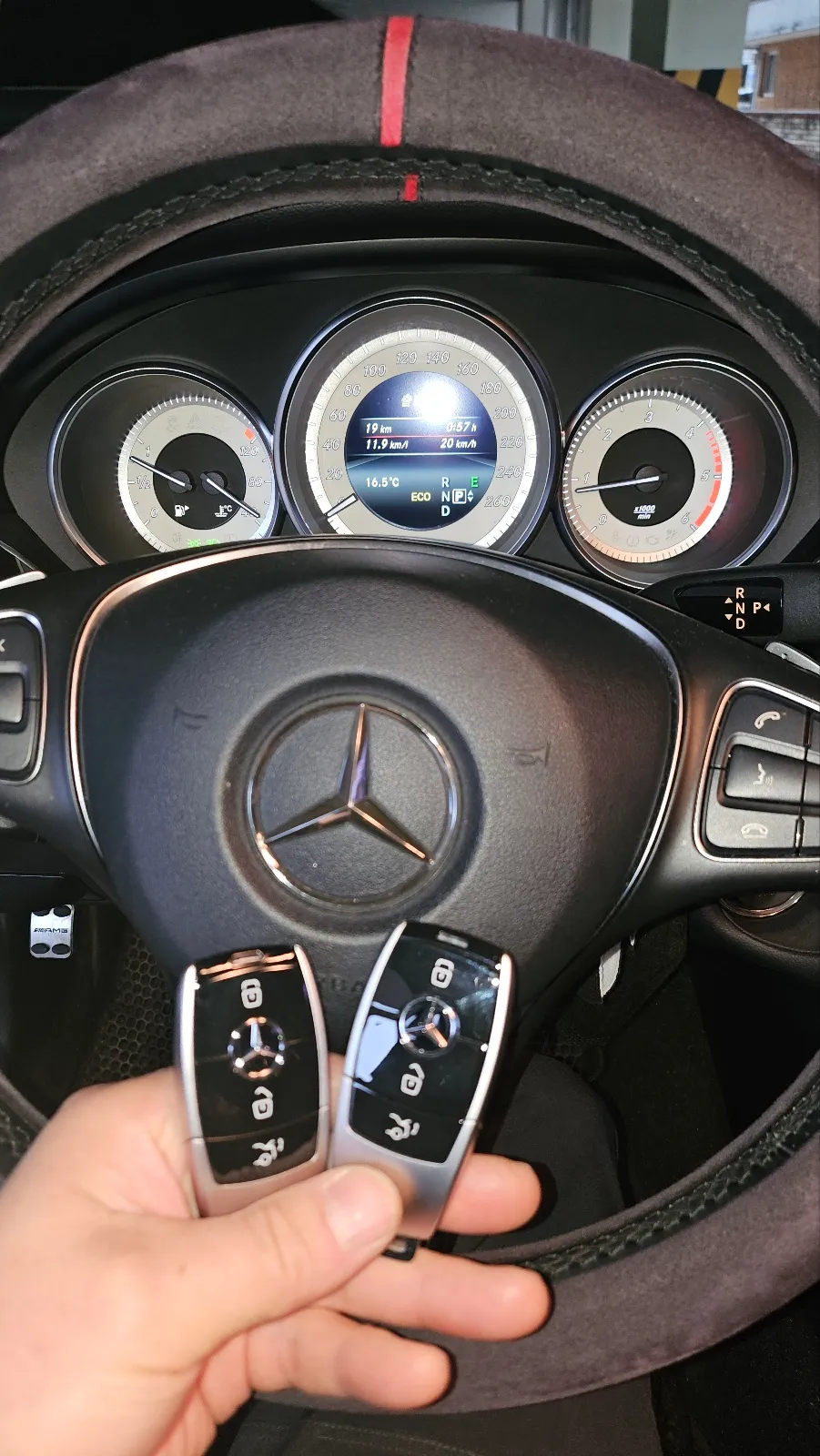 Mercedes-Benz CLS oem options - Mercedes-Benz CLS OEM Options Review: Smart Key Upgrade Cost photo 4