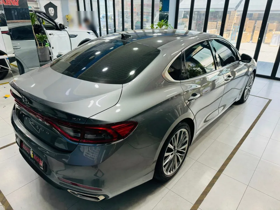 Hyundai Grandeur IGのカーラッピング事例｜費用目安・仕上がり 施工写真 3-1