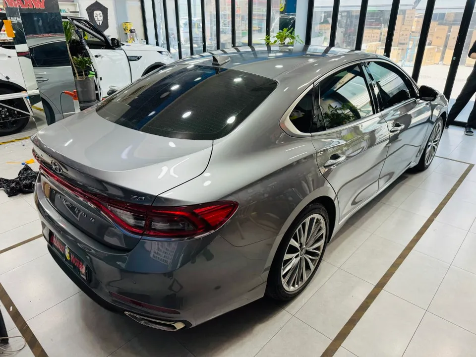 Hyundai Grandeur IGのカーラッピング事例｜費用目安・仕上がり 施工写真 3-2