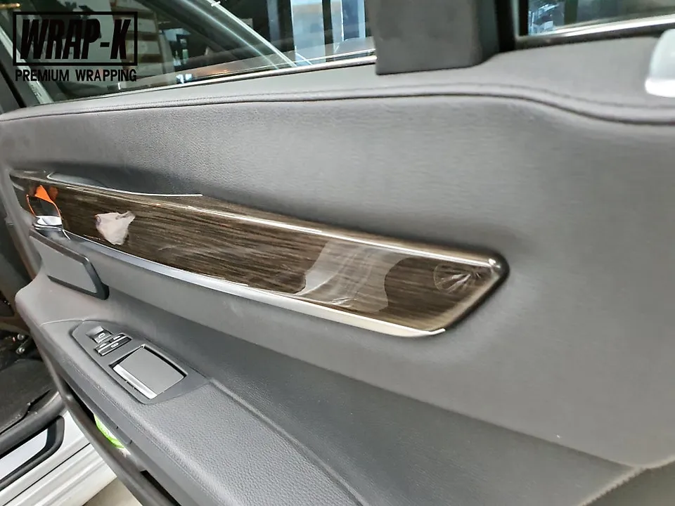 BMW 7 Seriesのカーラッピング事例|費用目安・仕上がり 施工写真 2-2