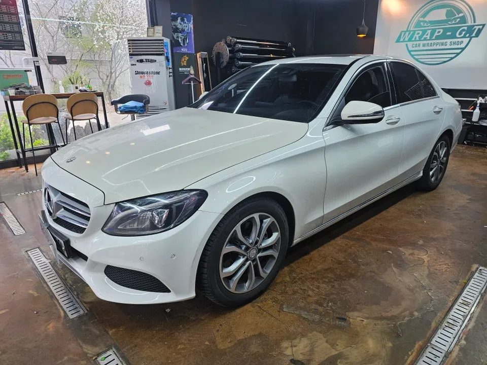 Mercedes-Benz E200のPPF施工事例|費用目安・仕上がり 施工写真 3-1