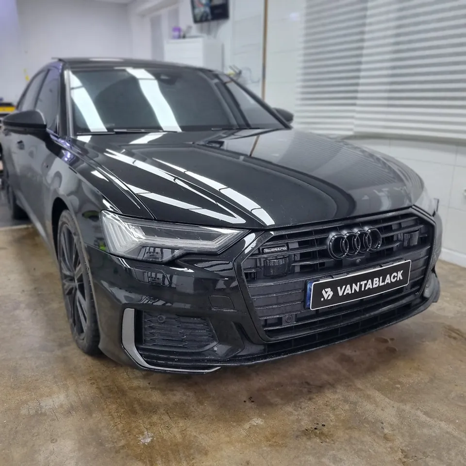 Audi A6のカーラッピング事例｜クローム除去でオールブラック化 写真