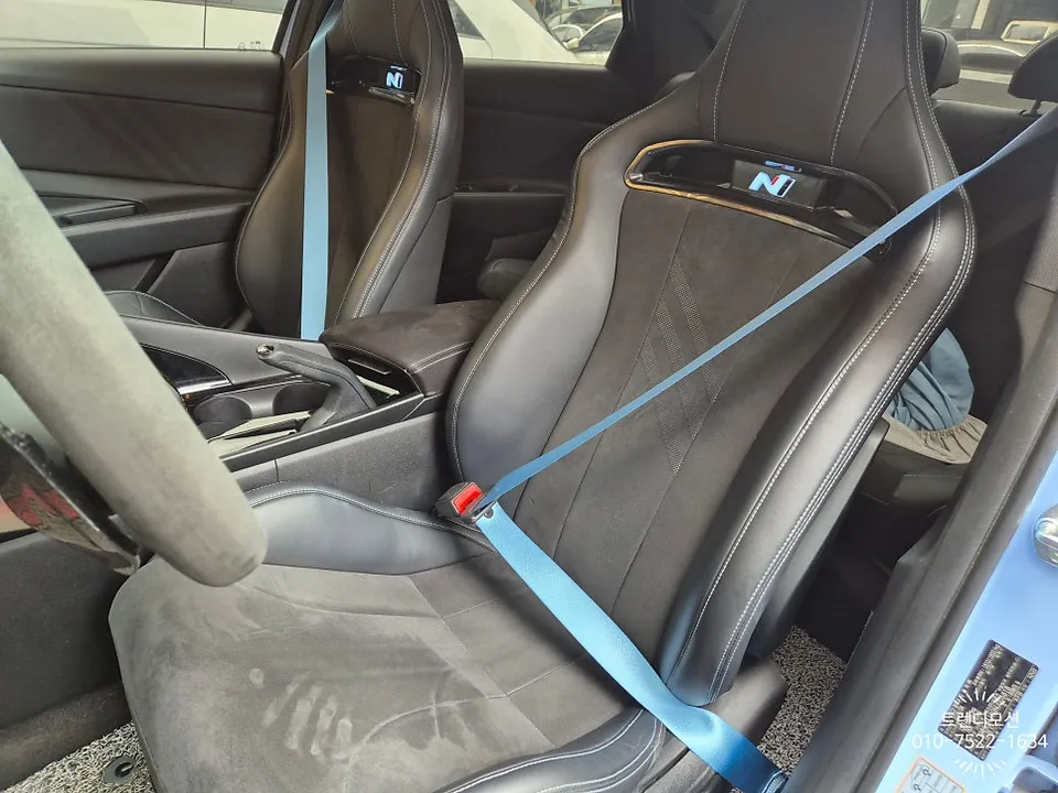 Hyundai Elantra N interior customization - Hyundai Elantra N Interior Customization Review photo 3