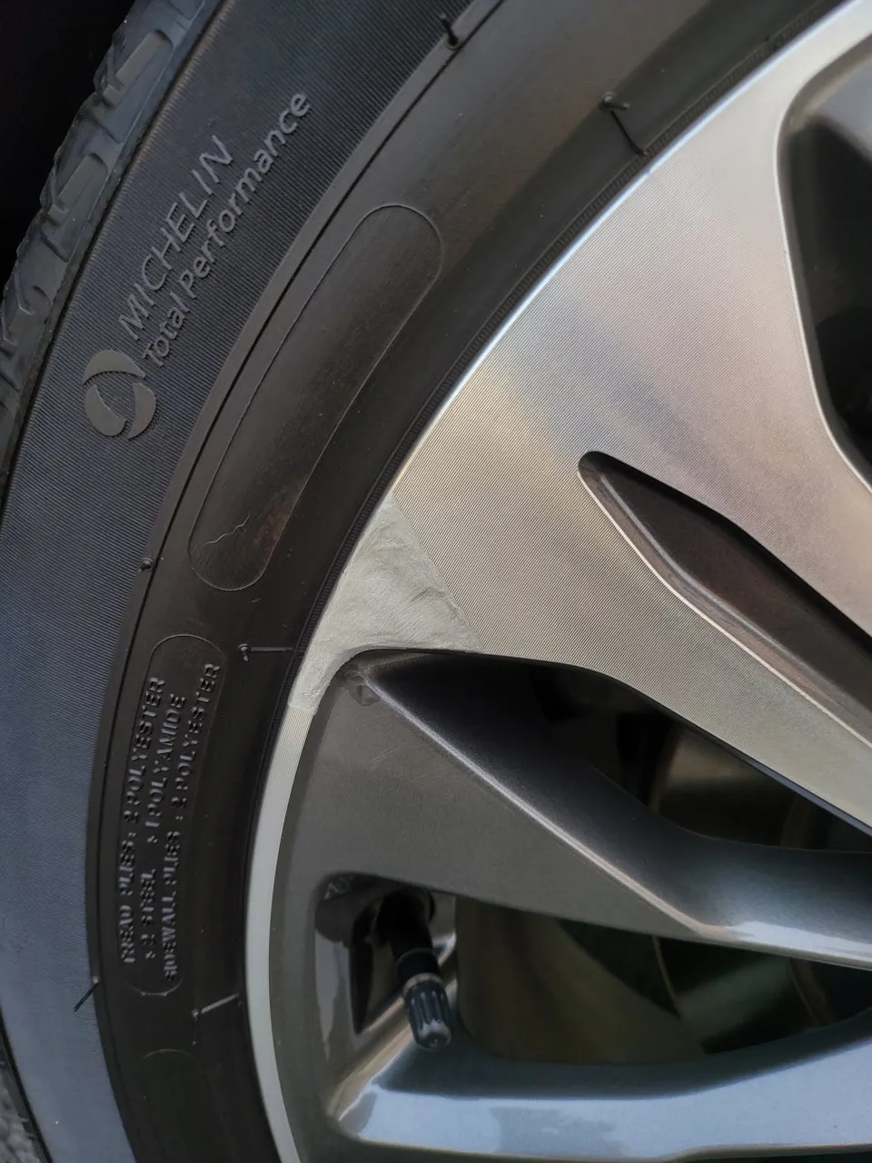 Kia K8 wheel repair - Kia K8 Wheel Repair & Refinishing Review — Glossy Black photo 6