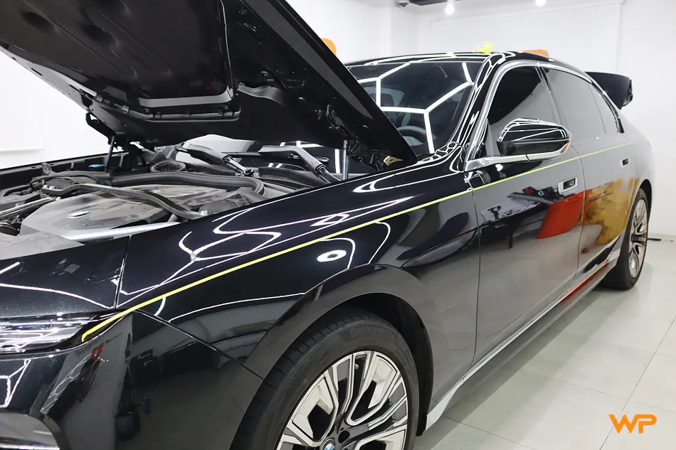 BMW 7 Seriesのカーラッピング事例｜費用目安・仕上がり 施工写真 3-3