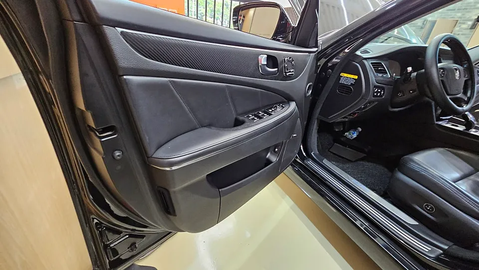 Hyundai Equus interior customization - Hyundai Equus Interior Customization Installation Review — Cost photo 3
