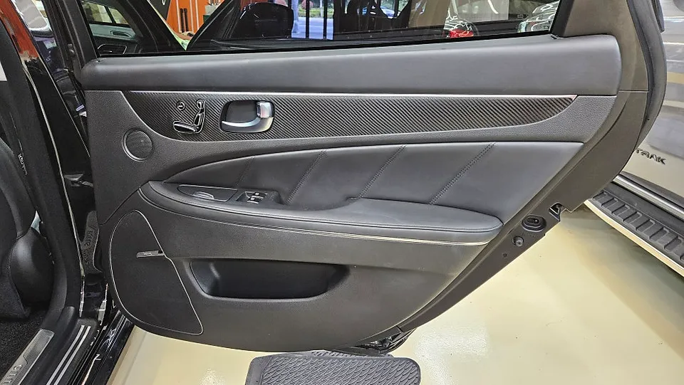 Hyundai Equus interior customization - Hyundai Equus Interior Customization Installation Review — Cost photo 4