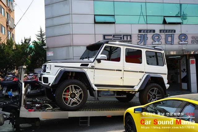 Mercedes-Benz G-Classのカーオーディオ施工事例 施工写真 3-1