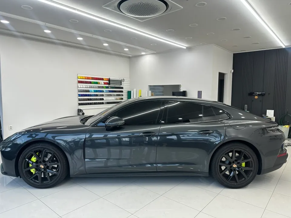 Porsche PanameraのPPF施工事例 施工写真 3