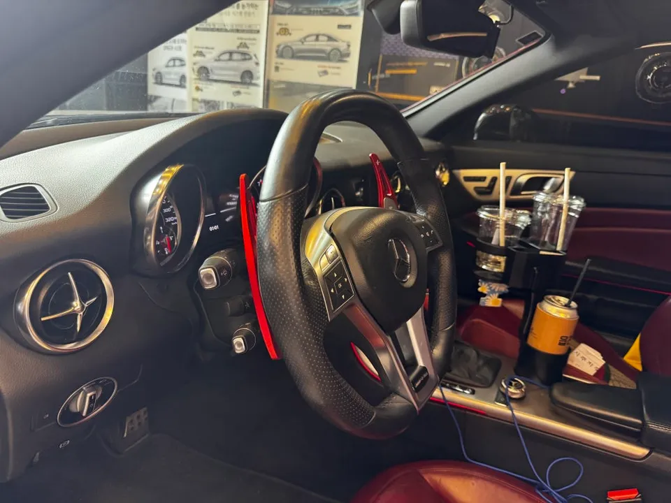Mercedes-Benz SLK steering wheel - Mercedes-Benz SLK Custom Steering Wheel Upgrade for Sporty Interi photo 3