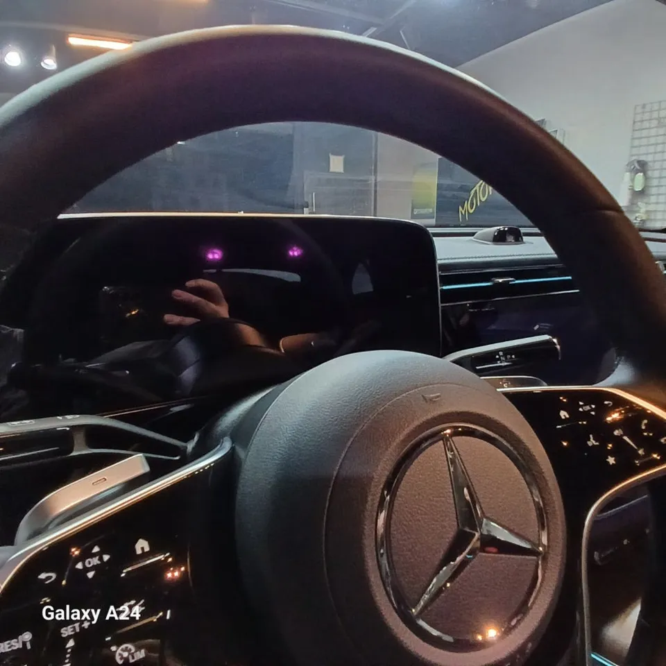 Mercedes-Benz Eクラス PPF施工事例｜費用目安・仕上がり 施工写真 1-3