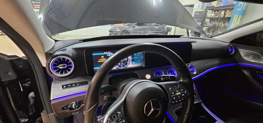 Mercedes-Benz CLS ambient lighting - Mercedes-Benz CLS Ambient Lighting Retrofit Review photo 5
