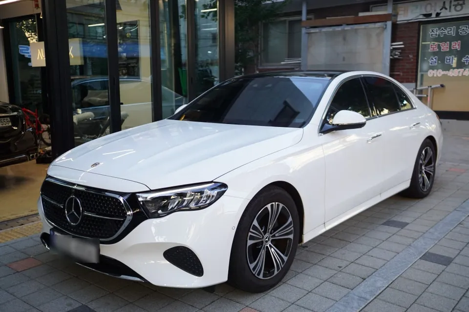 Mercedes-Benz E-Class W214 car audio installation result