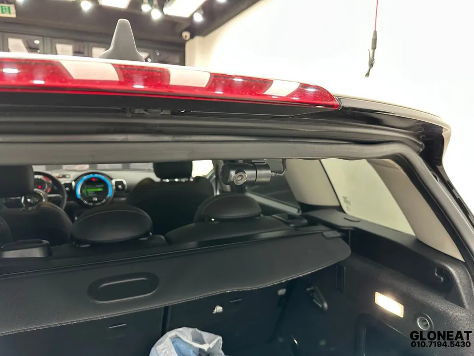MINI Clubmanのドライブレコーダー取付事例 施工写真 2-2