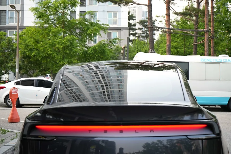 Tesla Model Y window tinting - Tesla Model Y Window Tinting Review: Juniper Edition photo 3