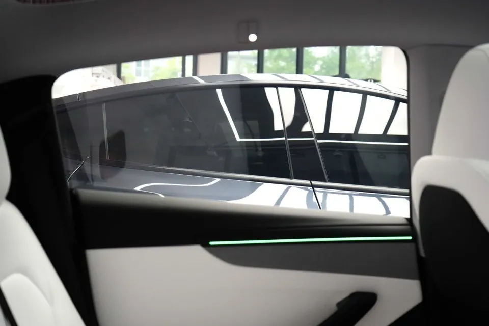 Tesla Model Yのカーフィルム施工事例|費用目安・仕上がり 施工写真 4-2