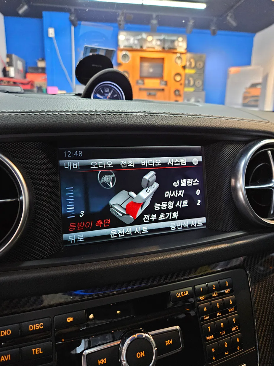 Mercedes-Benz SL63 AMG Interior Customization Review photo 3