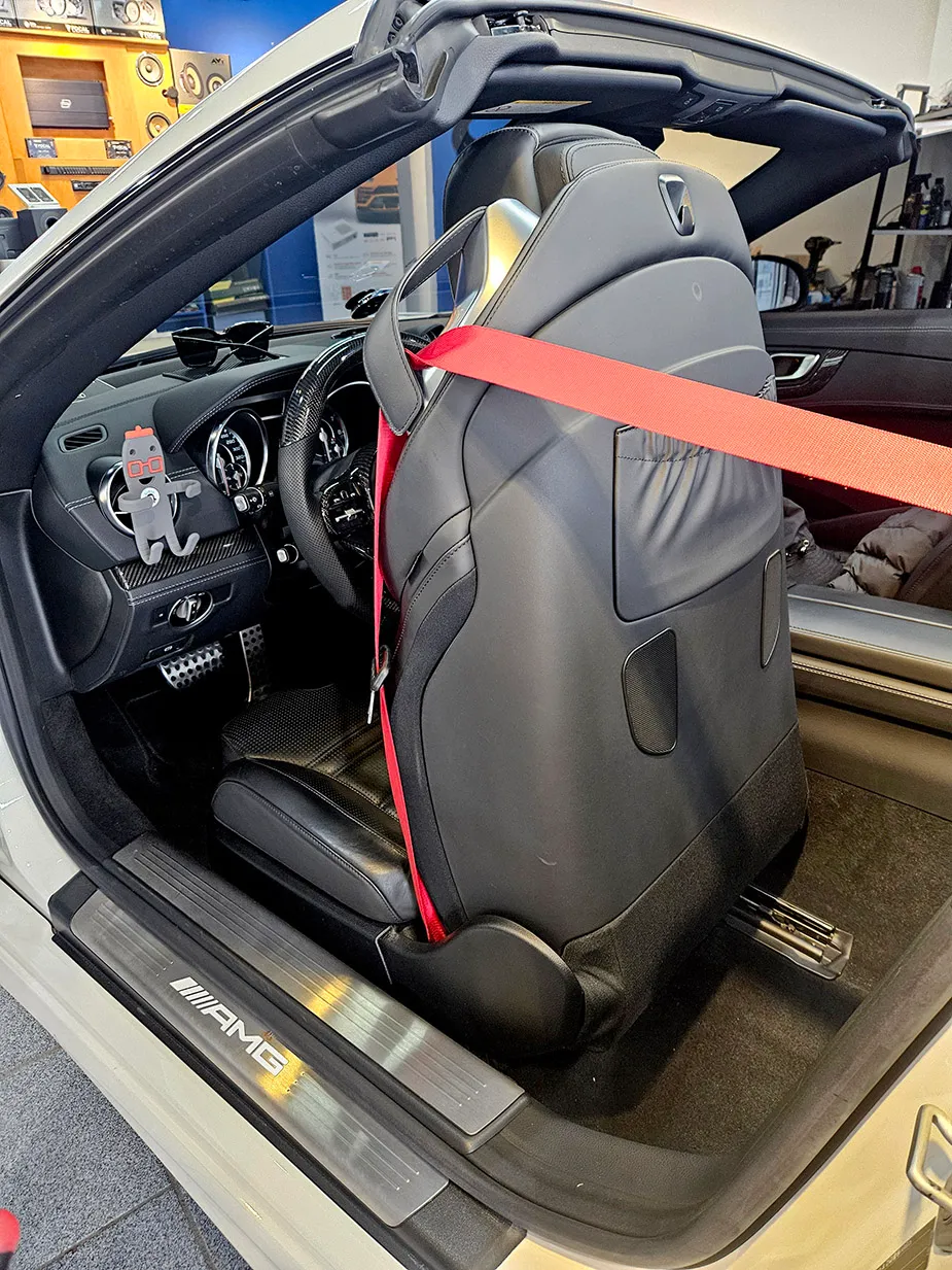 Mercedes-Benz SL63 AMG Interior Customization Review photo 4