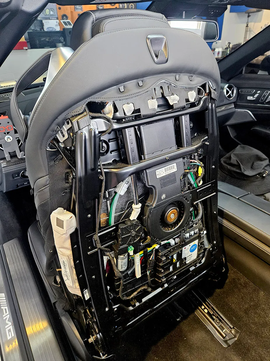 Mercedes-Benz SL63 AMG interior customization - Mercedes-Benz SL63 AMG Interior Customization Review photo 4