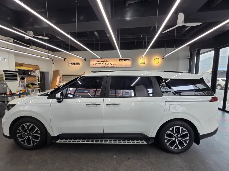 Kia Carnival window tinting - Kia Carnival Window Tinting Review: Enhanced Comfort & Style photo 4
