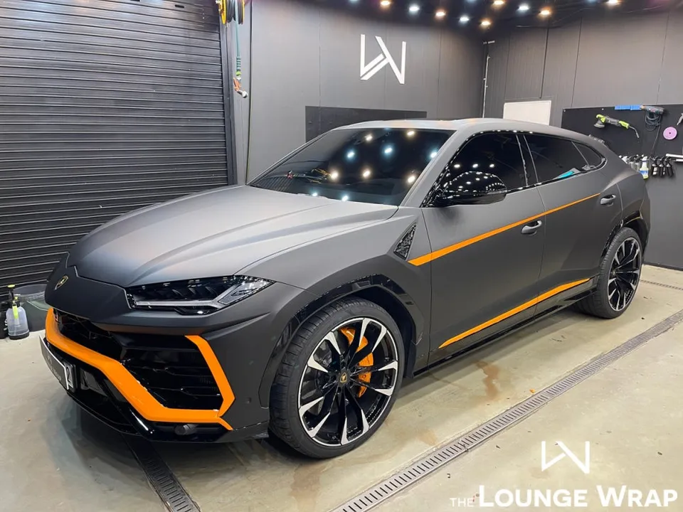Lamborghini Urus vinyl wrap installation result