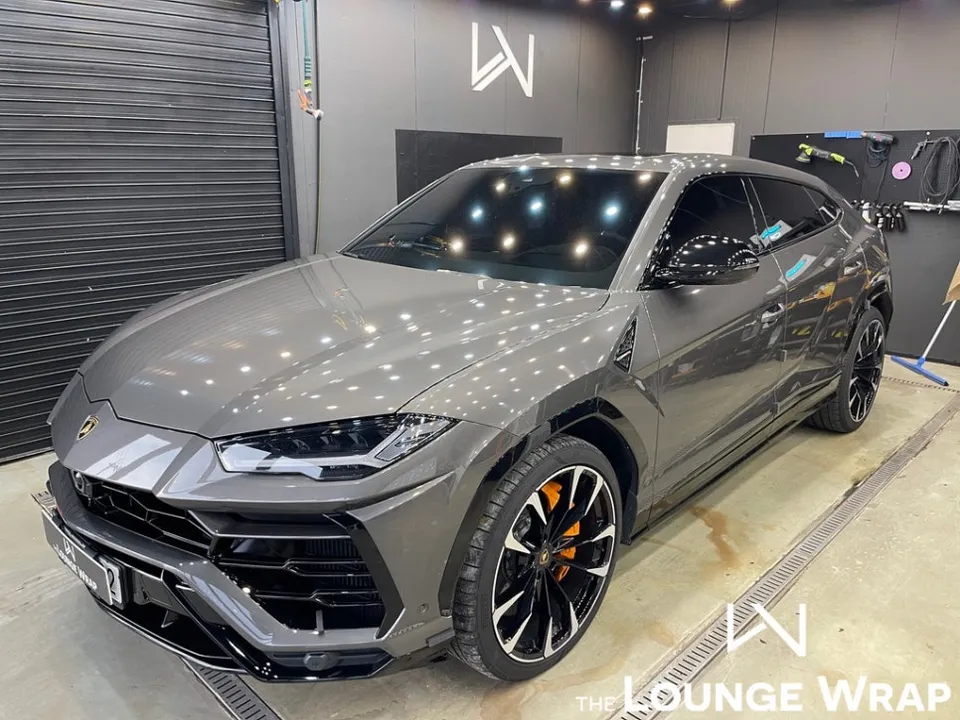 Lamborghini Urusのカーラッピング事例 写真