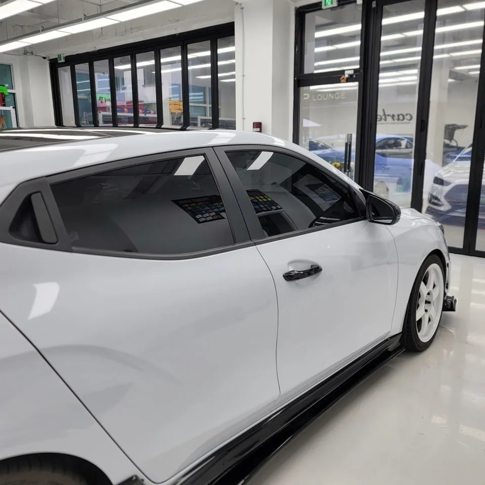 Hyundai Veloster Nのカーラッピング事例|費用目安・仕上がり 施工写真 1-3