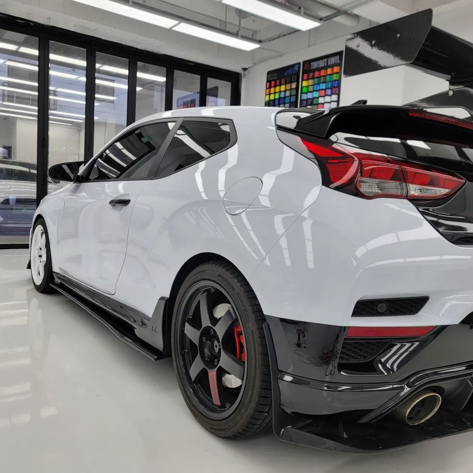 Hyundai Veloster Nのカーラッピング事例|費用目安・仕上がり 施工写真 2-3