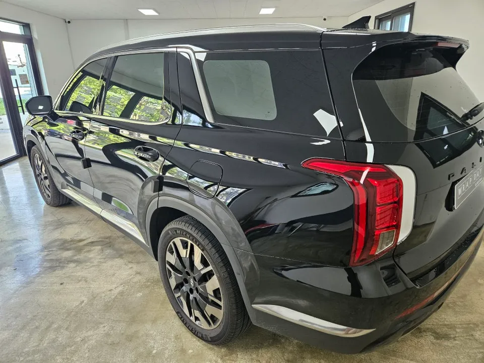 Hyundai Palisade vinyl wrap - Hyundai Palisade Chrome Delete Vinyl Wrap Review photo 4