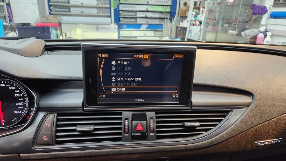 Audi A7 カーラッピング事例｜費用目安と仕上がり 施工写真 3-2