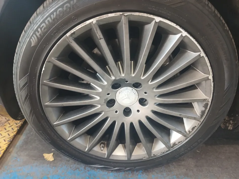 Mercedes-Benz S-Class wheel repair - Mercedes-Benz S-Class Wheel Refinishing Review — Original Luster Restored photo 4
