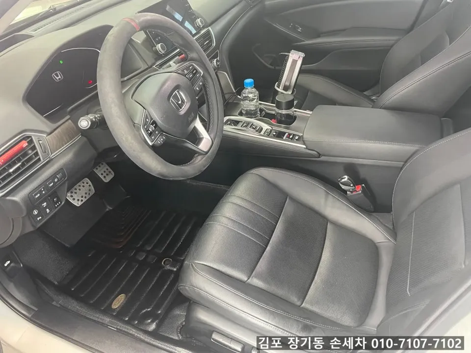 Honda Accordのガラスコーティング事例｜費用目安・仕上がり 施工写真 1-3