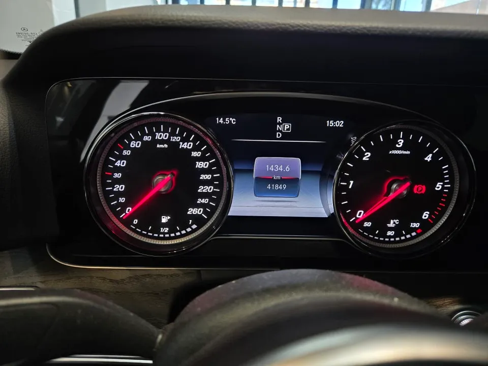 Mercedes-Benz E-Class dash cam installation result