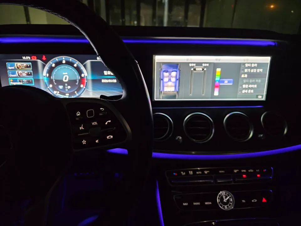 Mercedes-Benz E-Class dash cam - Mercedes-Benz E-Class Dash Cam Installation Review photo 4