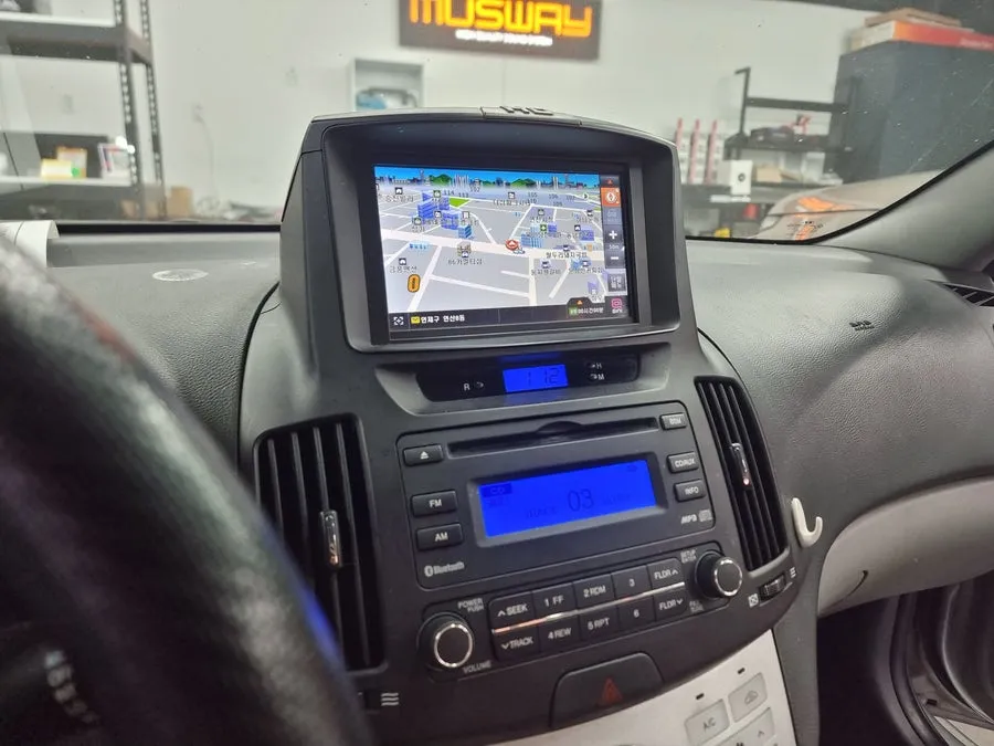 Hyundai Elantraのドライブレコーダー取付事例 施工写真 1-2